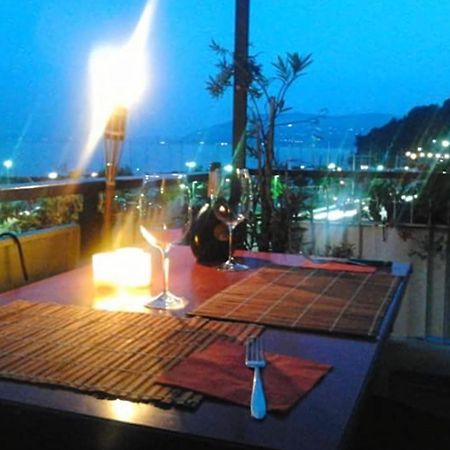 Appartamento Chic Vista Lago - Casa Janis Verbania Bagian luar foto