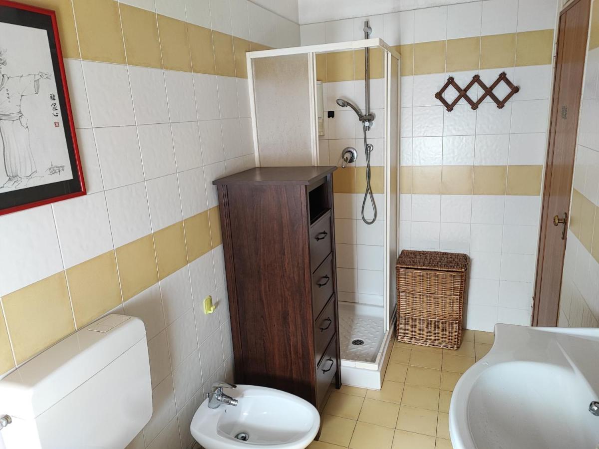 Appartamento Chic Vista Lago - Casa Janis Verbania Bagian luar foto