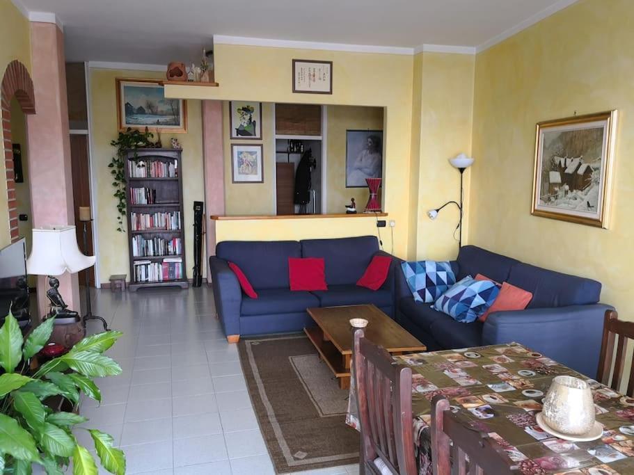 Appartamento Chic Vista Lago - Casa Janis Verbania Bagian luar foto
