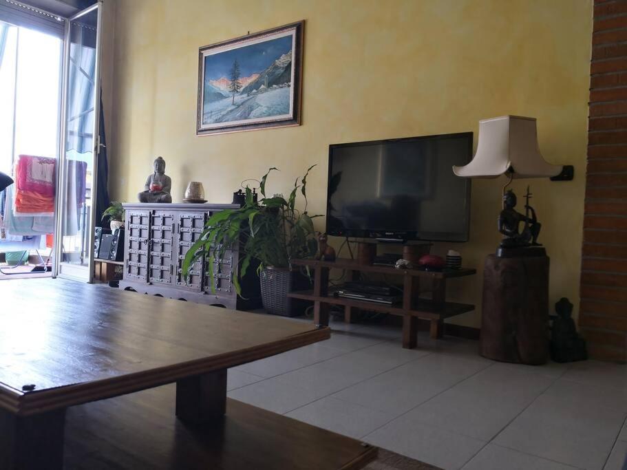 Appartamento Chic Vista Lago - Casa Janis Verbania Bagian luar foto