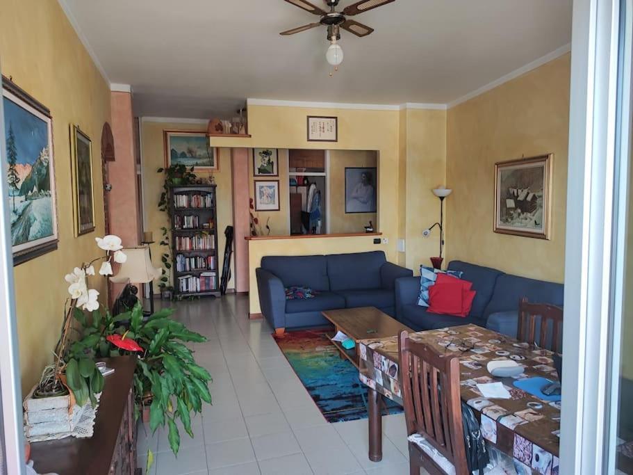 Appartamento Chic Vista Lago - Casa Janis Verbania Bagian luar foto